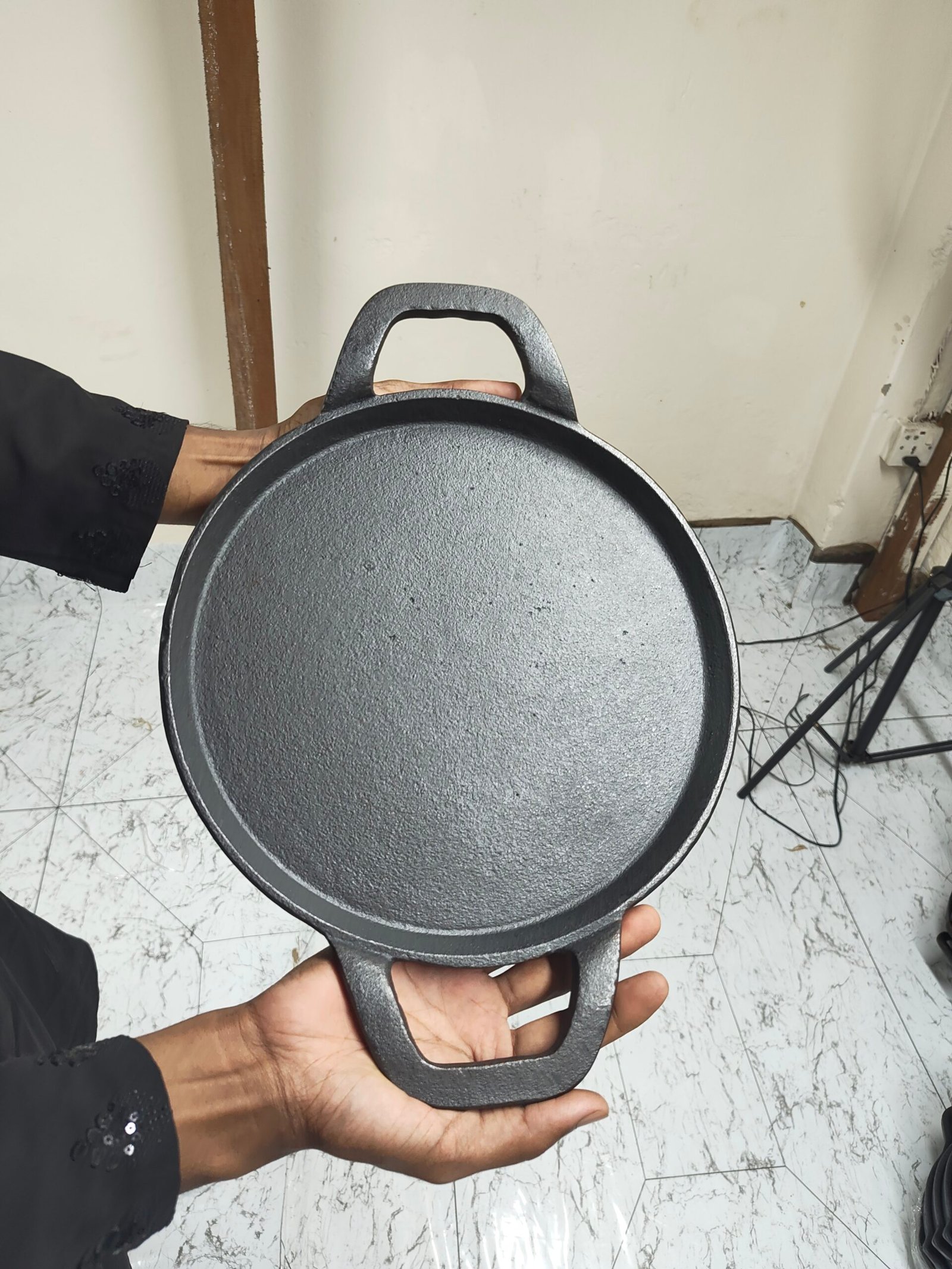 কাস্ট আয়রন রুটি তাওয়া (১১ ইঞ্চি)