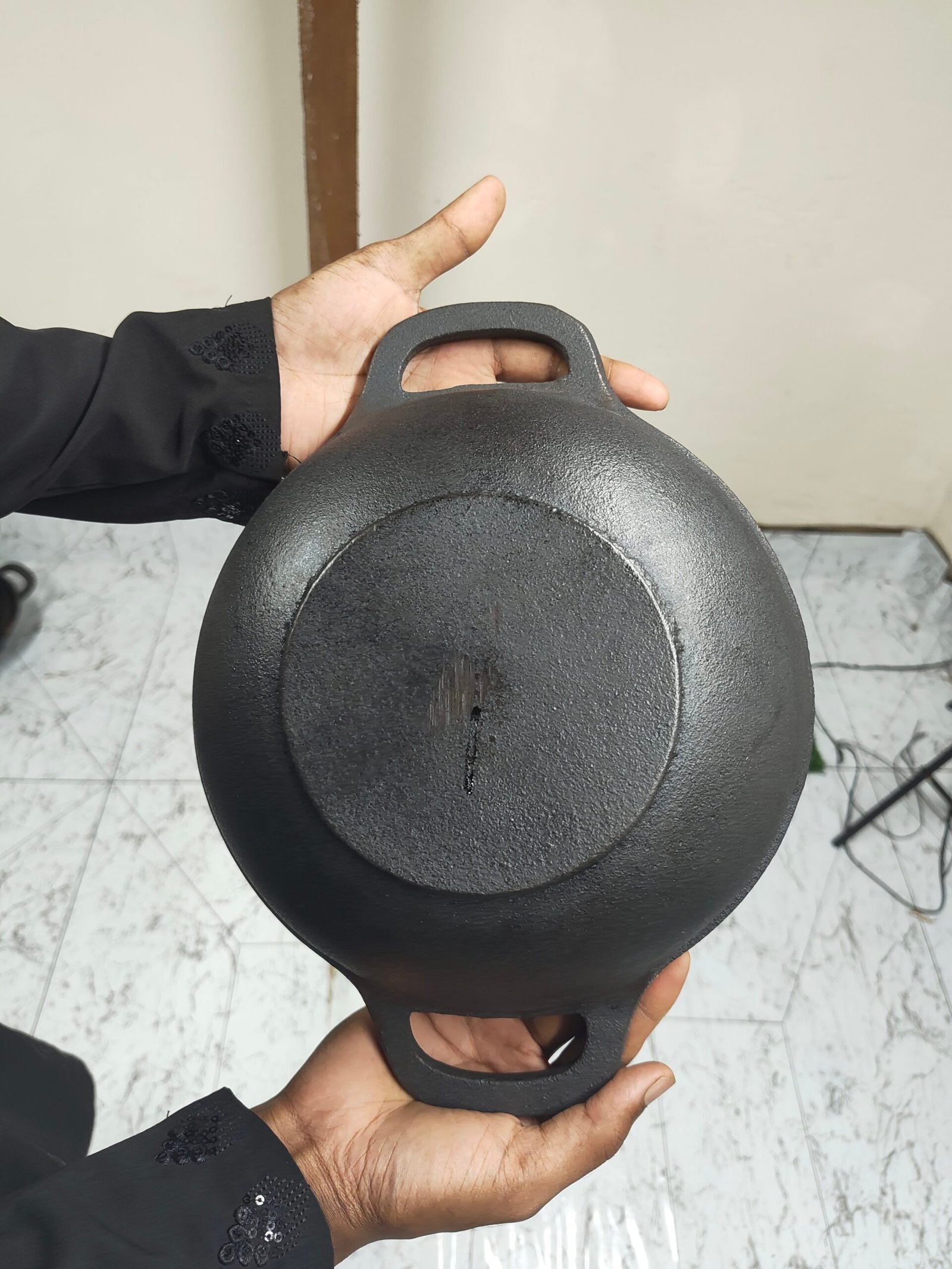 কাস্ট আয়রন কড়াই (৯.৫ ইঞ্চি)