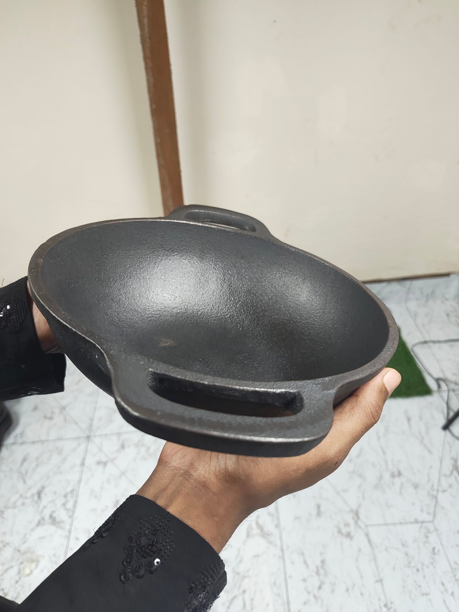 কাস্ট আয়রন কড়াই (৯.৫ ইঞ্চি)