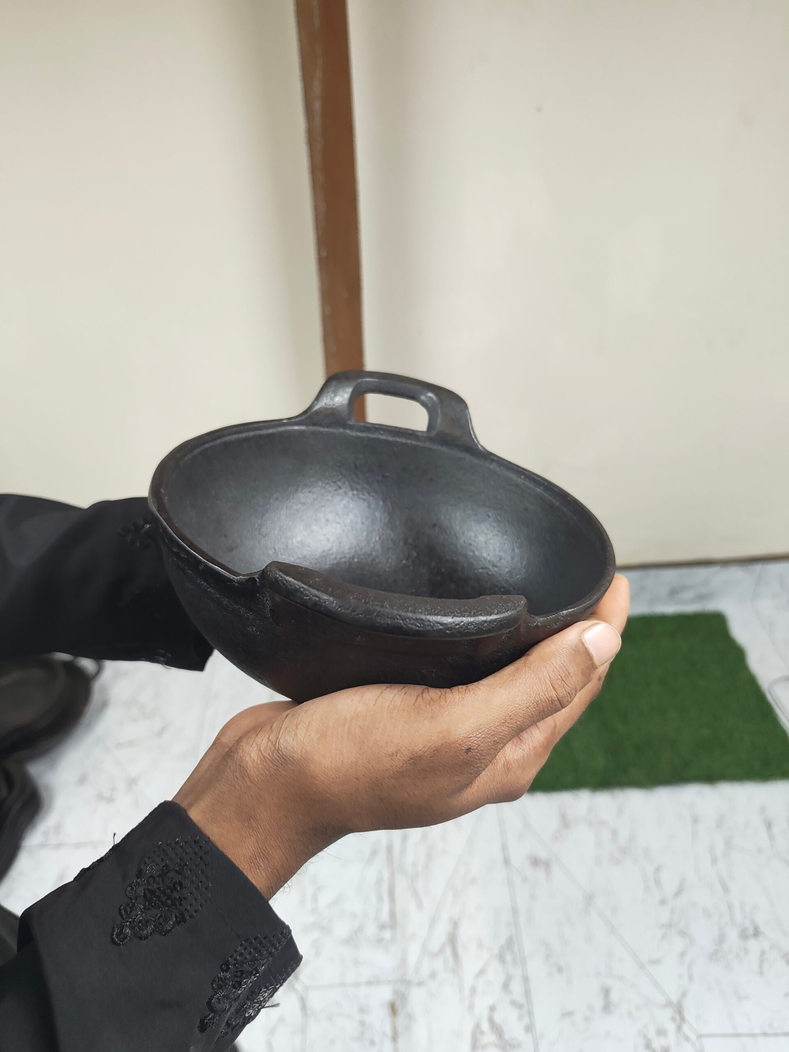 কাস্ট আয়রন মিনি কড়াই (৭.৫ ইঞ্চি)