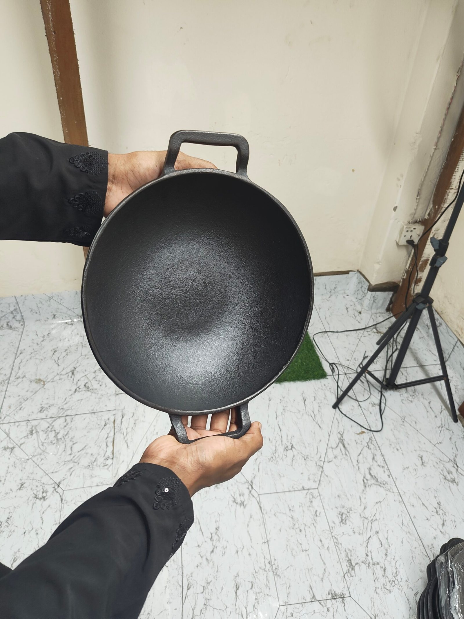 কাস্ট আয়রন বড় কড়াই (১০ ইঞ্চি)