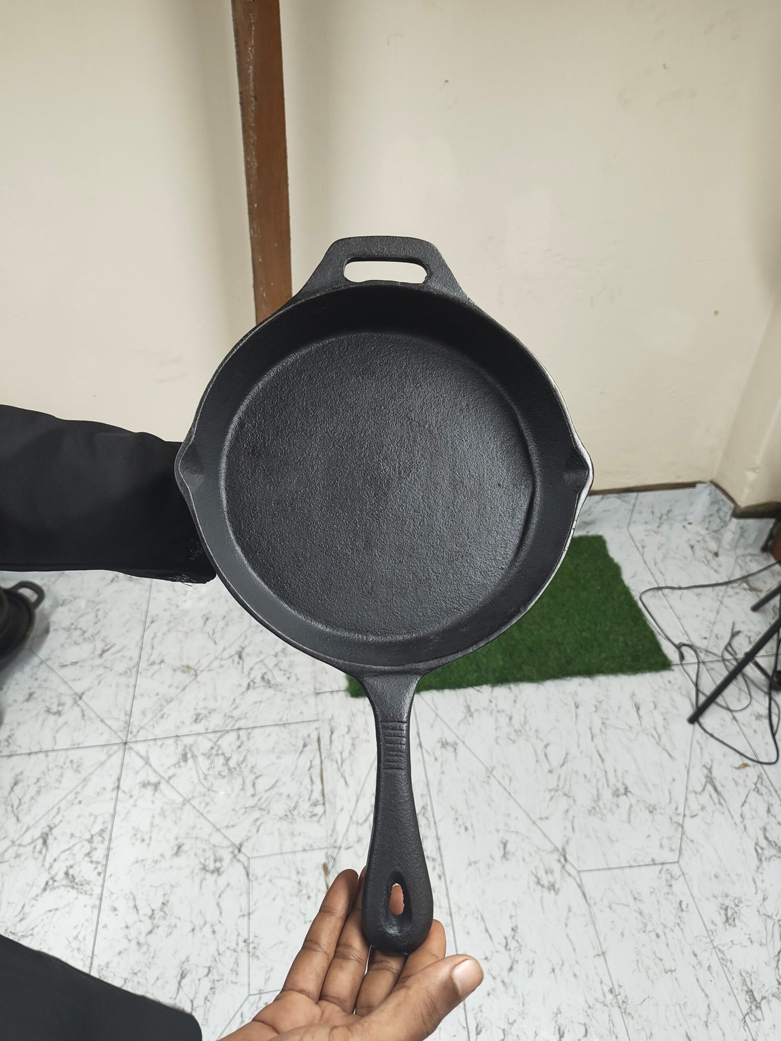 কাস্ট আয়রন ফ্রাইপ্যান (৯ ইঞ্চি)