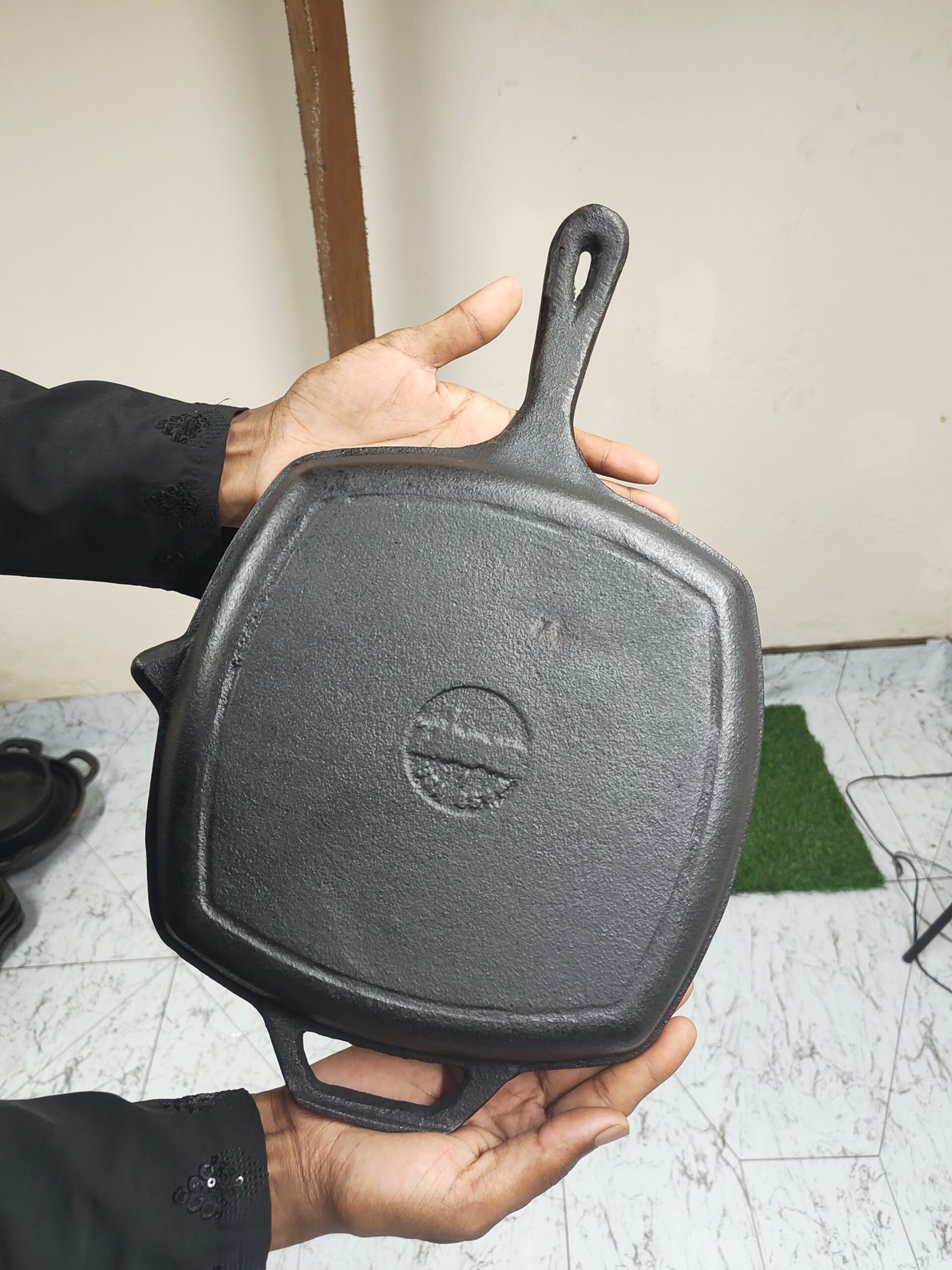 কাস্ট আয়রন গ্রিল প্যান (১০ ইঞ্চি)